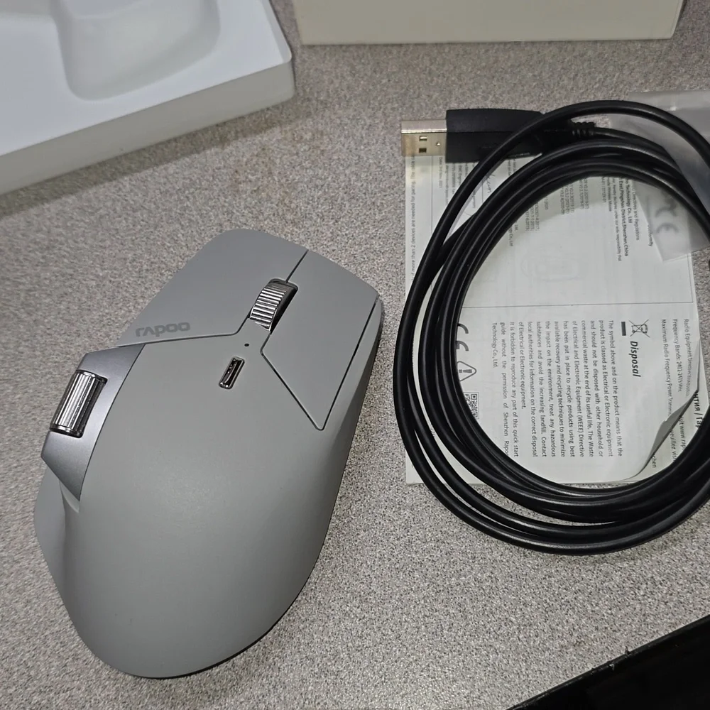 Silver Ergonomic Wireless Mouse with USB Connectivity